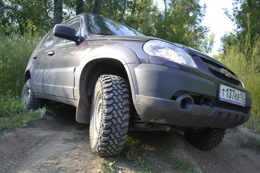 Нива Шевроле грязевая резина r15