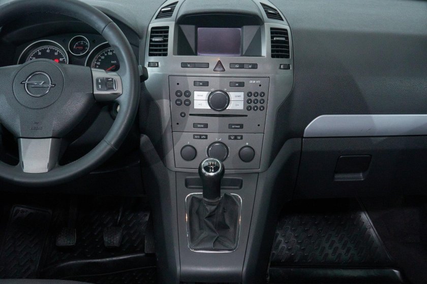 Опель зафира 2012 1.8 механика