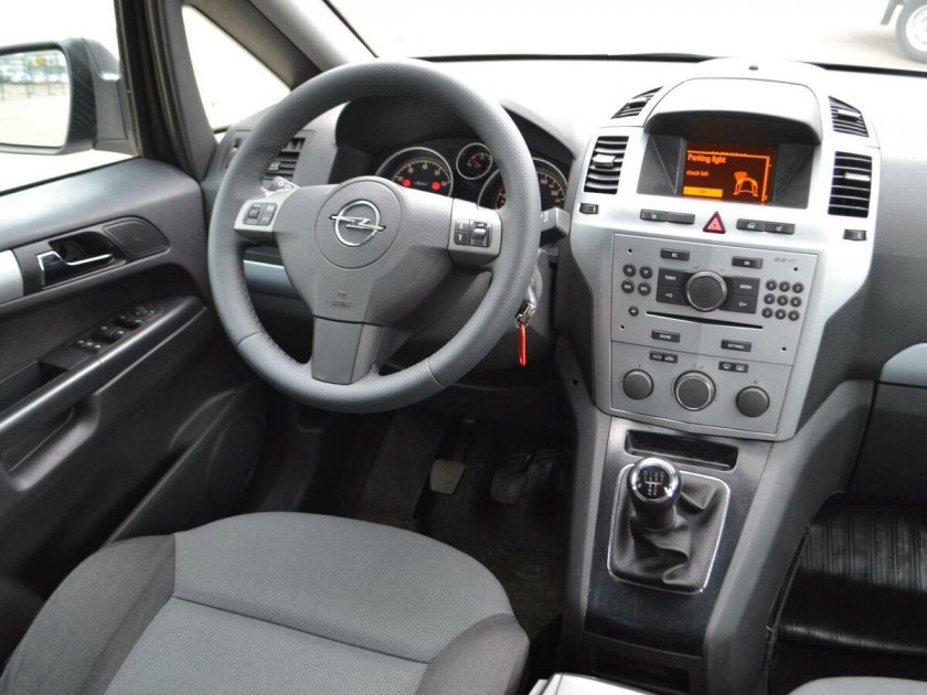 Опель зафира 2012 1.8 механика