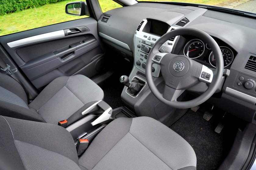 Опель Зафира 2008 салон