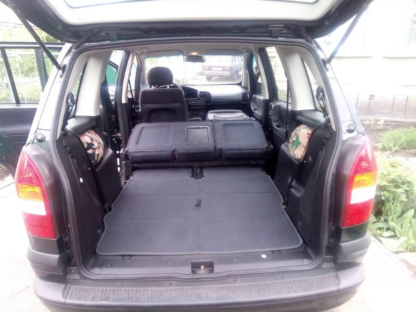 Opel Zafira 2000 салон