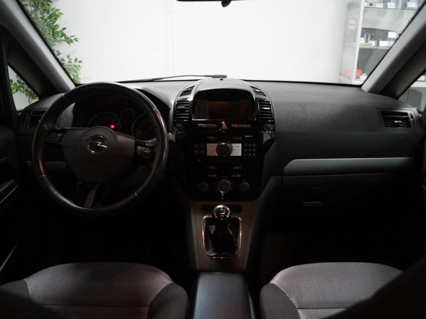 Opel zafira 2011