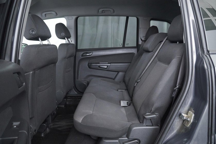 Opel zafira 2012 1.8