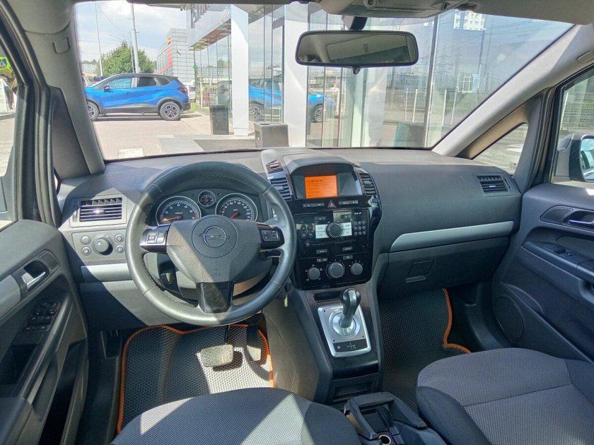 Опель зафира 2011г