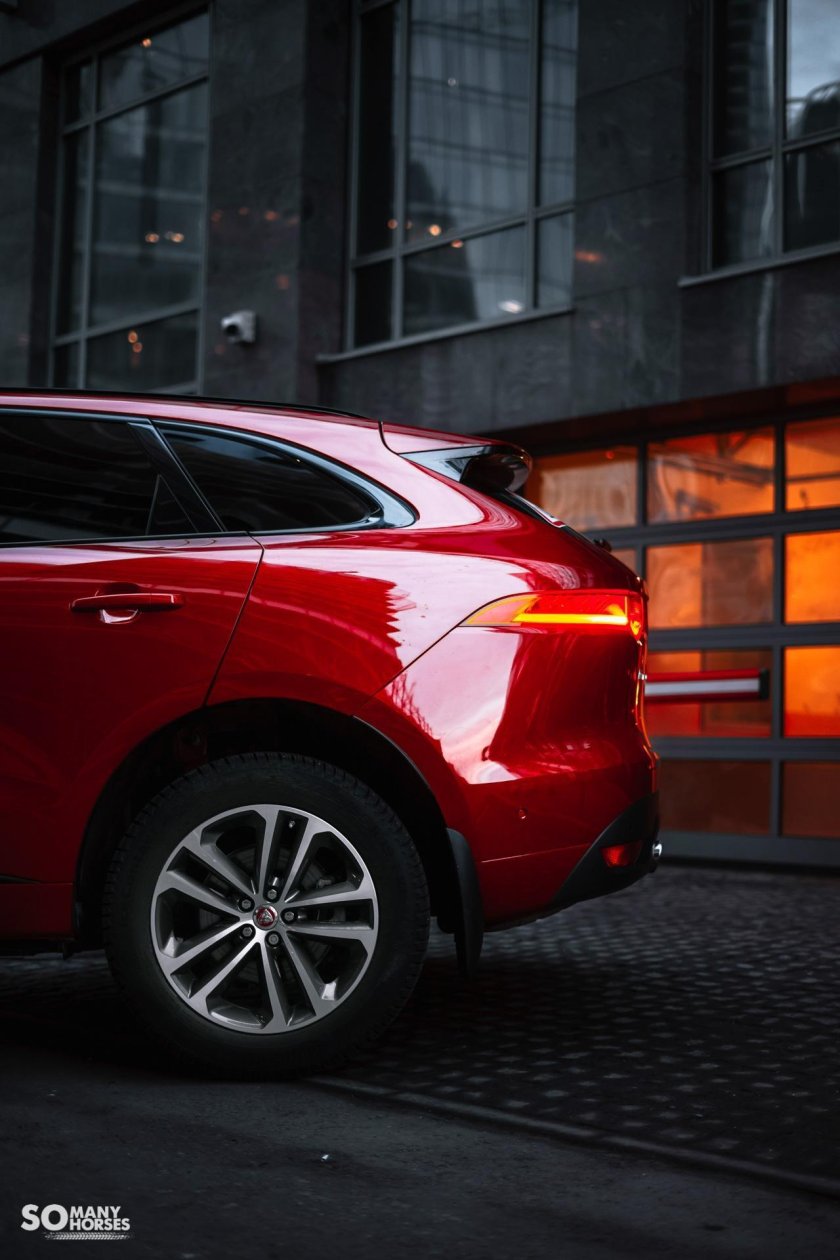 Ягуар ф пейс