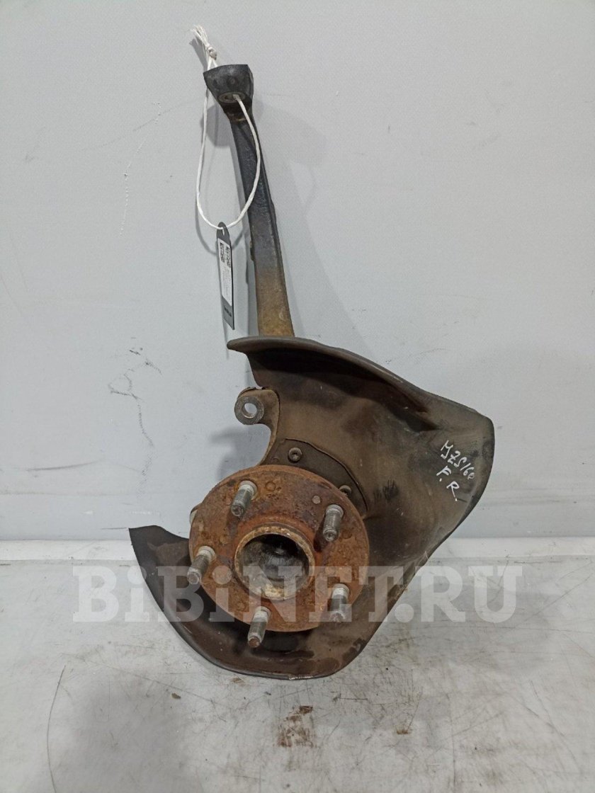 Кулак передний поворотный левый honda accord 8