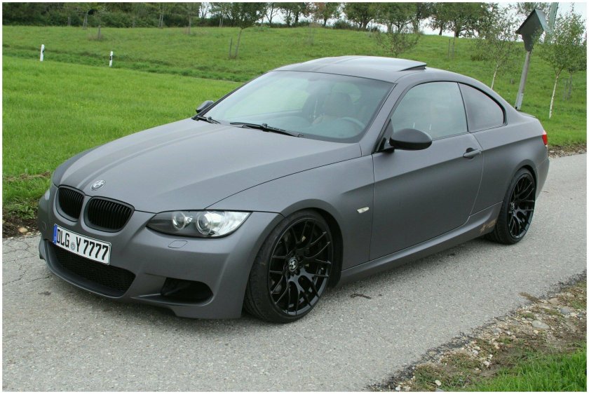 БМВ е90 серая матовая