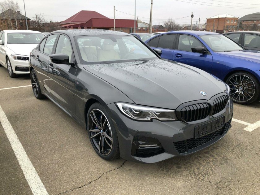 БМВ 3 2019 серая