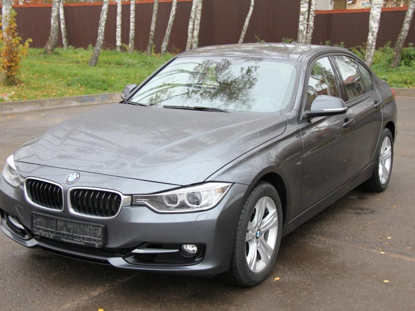 BMW 3er серая