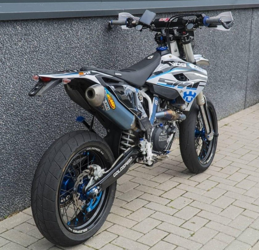 Хускварна 450 мотоцикл стант