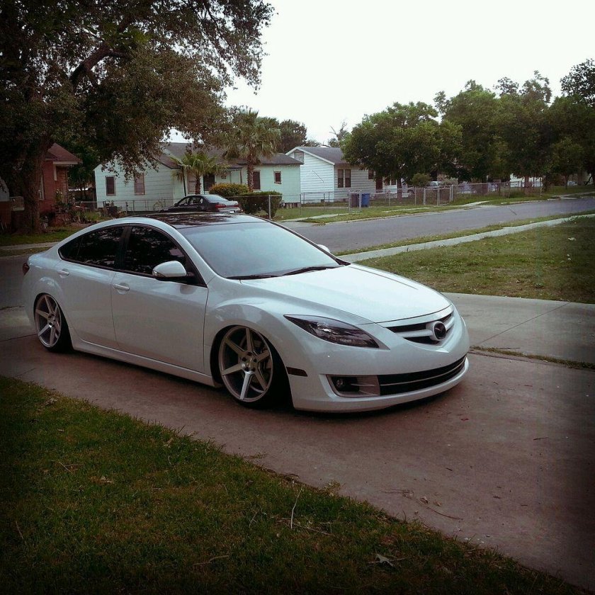 Мазда 6 2008 белая