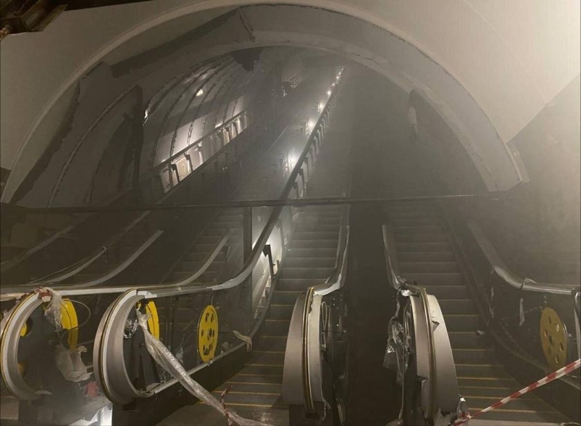 Станция метро авиамоторная эскалатор