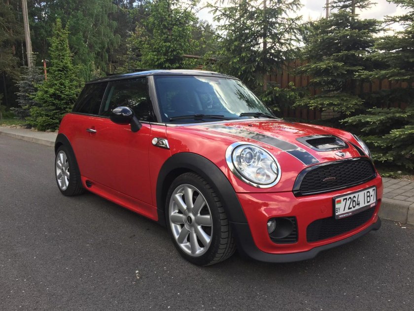 Mini Cooper s r56 красный