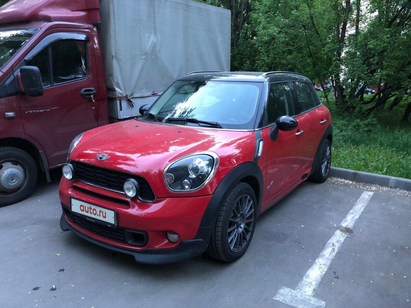Мини Купер Countryman красный