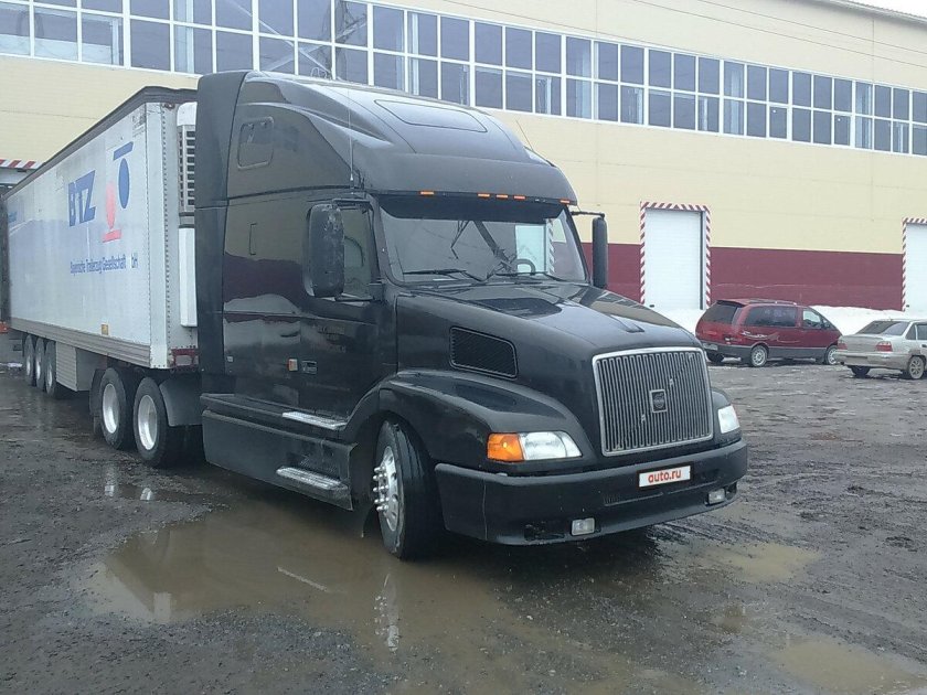 Volvo VNL 770