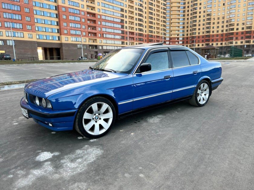 Bmw e34 синяя