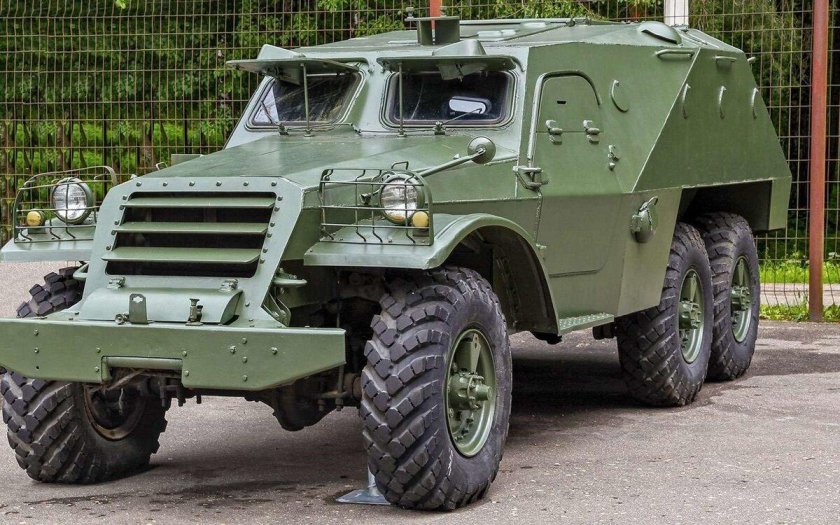 БТР-152 бронетранспортёр