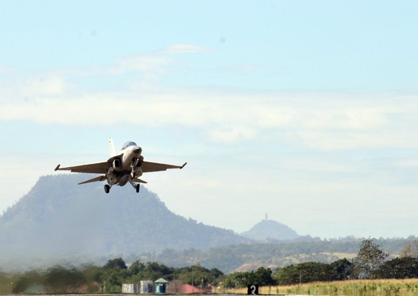 F 16 fighting falcon