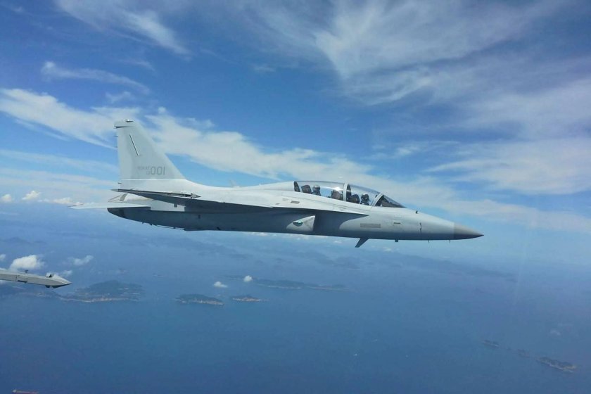 Истребителей fa-50