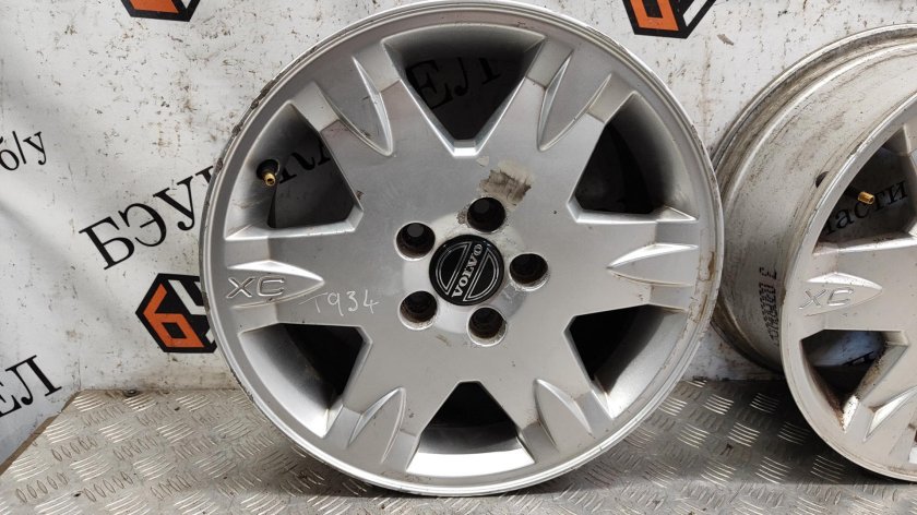 Диск литой вольво 40 16