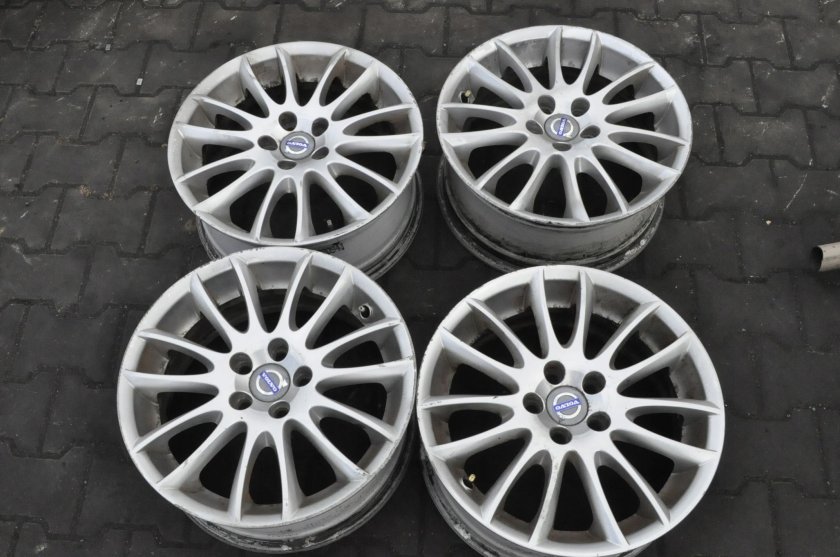 Литой диск вольво s40