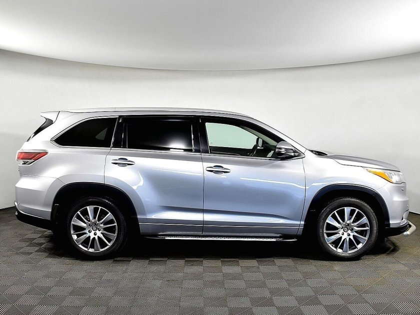 Тойота хайлендер 2014