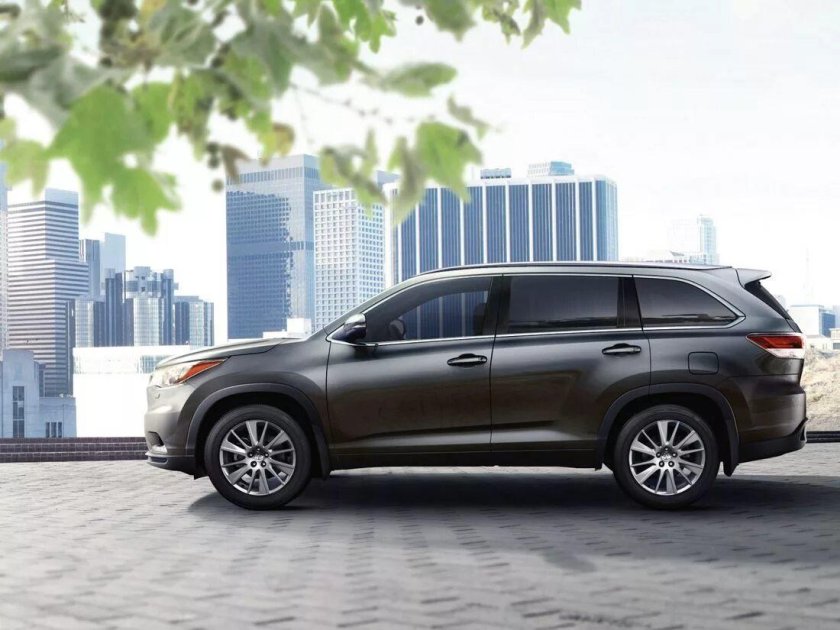Тойота хайлендер 2014