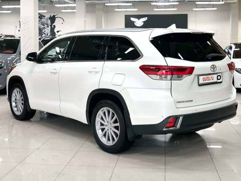 Тойота хайлендер 2017г
