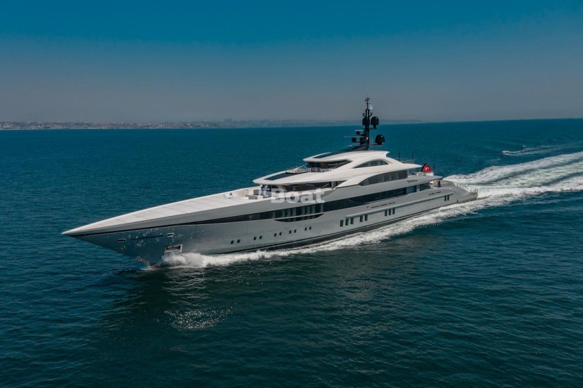 Яхта galactica super nova