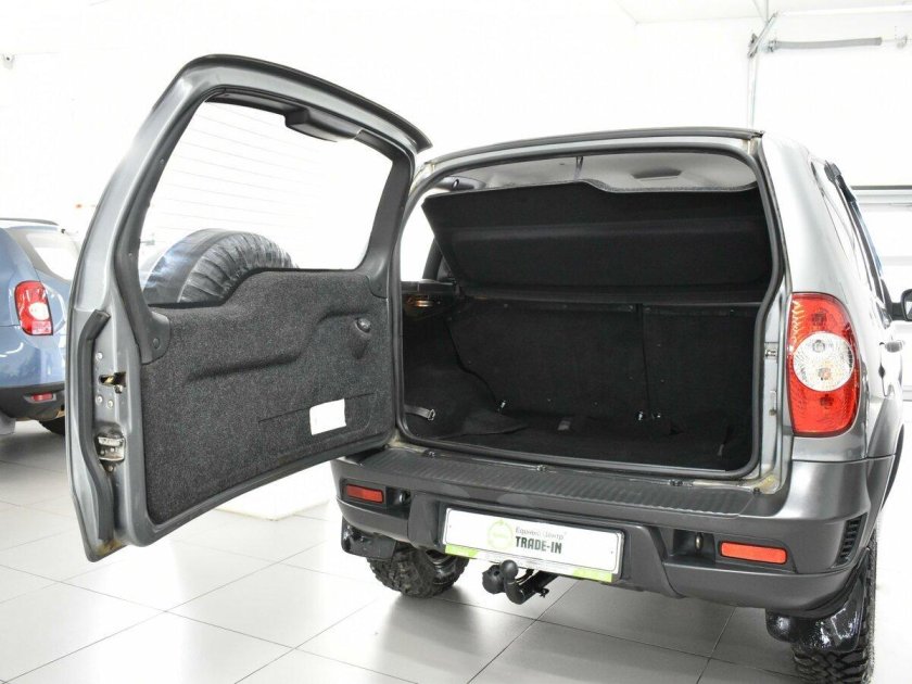 Нива Шевроле 2010 года фото багажника