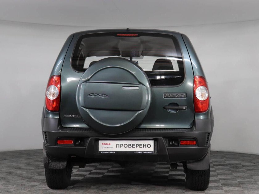 Нива Шевроле зеленая