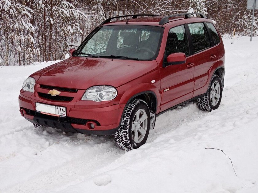 Нива Шевроле красная