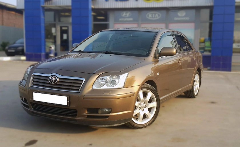 Toyota Avensis II 2004