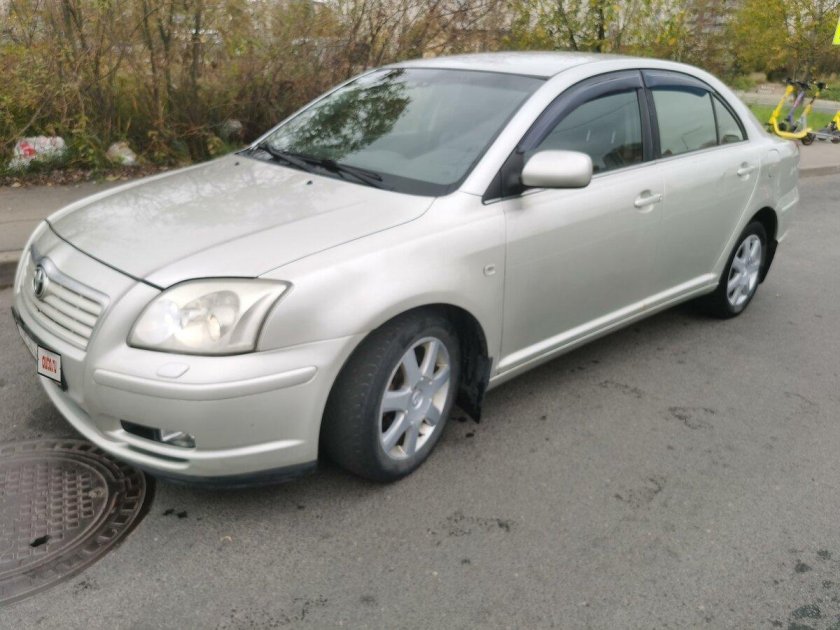 Toyota avensis 2003