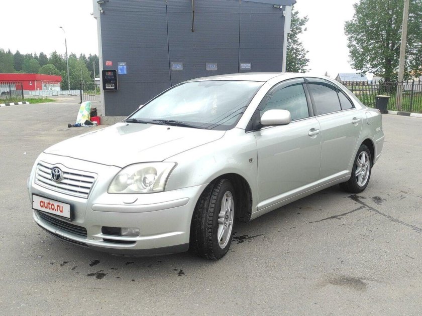 Тойота Авенсис 2003
