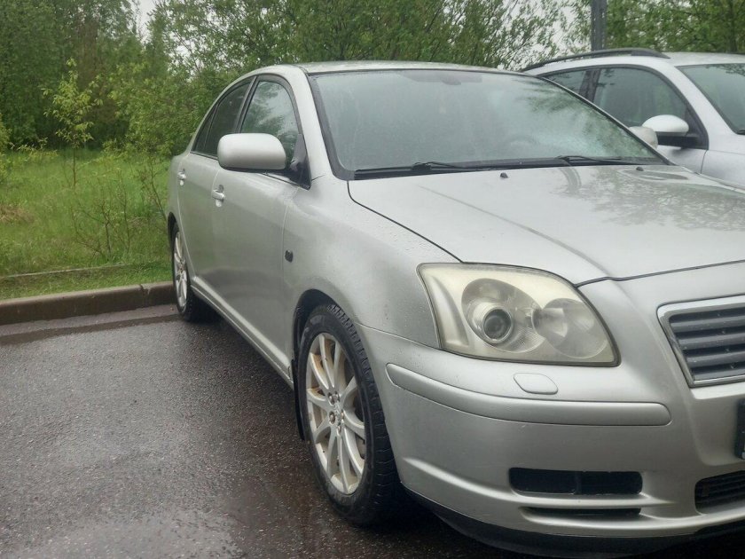 Toyota avensis 2004