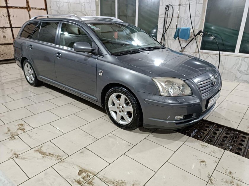 Toyota Avensis 2004