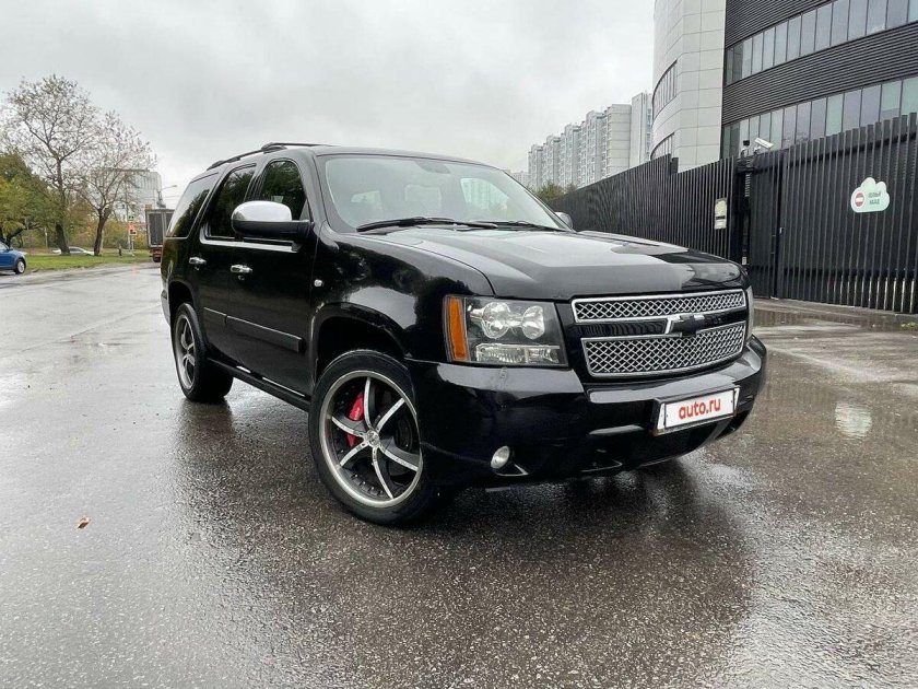 Chevrolet tahoe black 2011