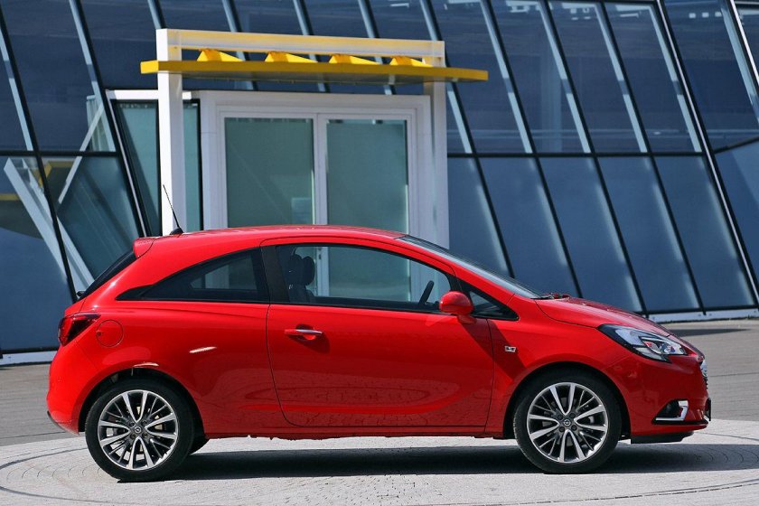 Опель Корса 2х дверная