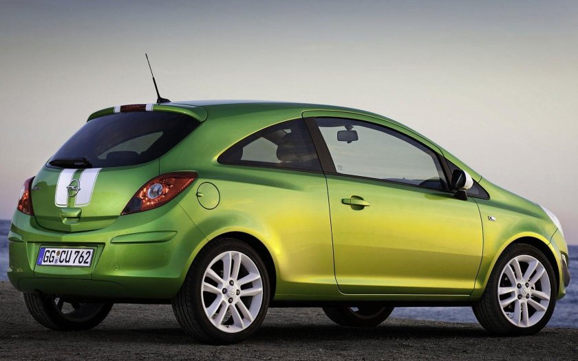 Опель Корса 3-х дверная