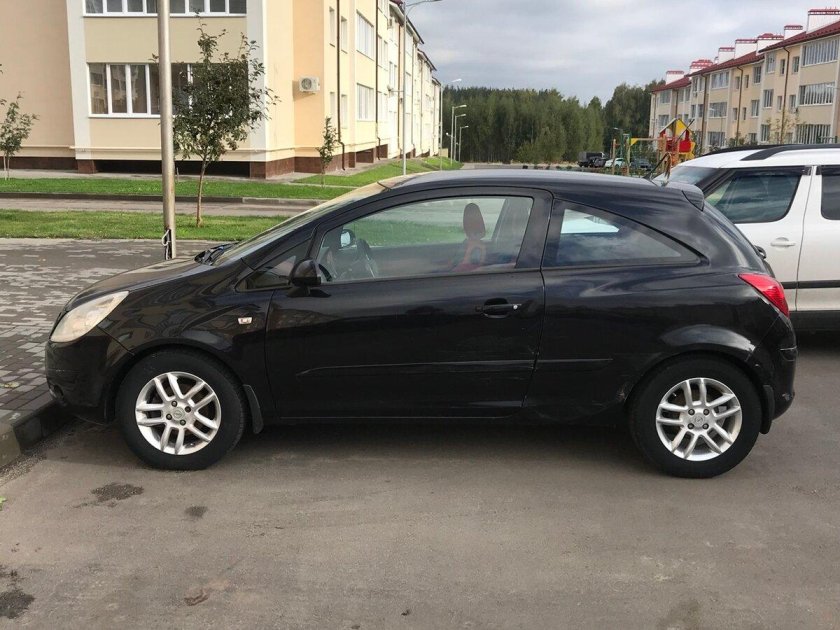 Опель Корса 2007 купе черный