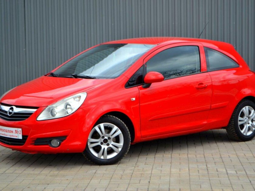 Опель Корса купе 2012