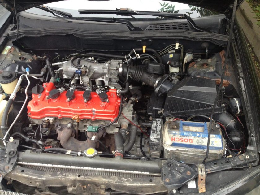 Nissan Almera n16 подкапотка