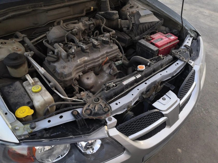 Ниссан альмера н16 подкапотное пространство