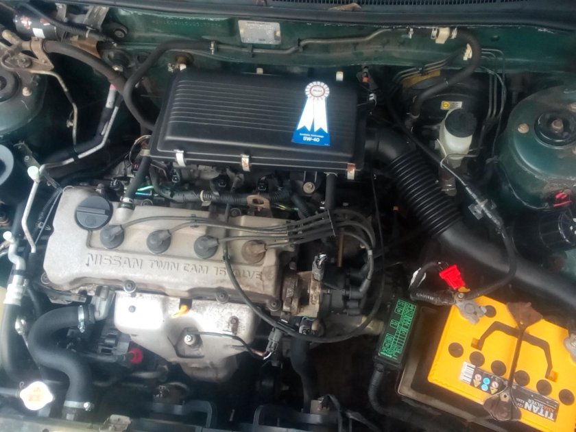 Ниссан Альмера н15 подкапотка