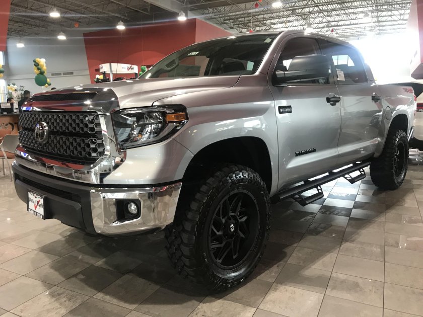 Тойота тундра 2019