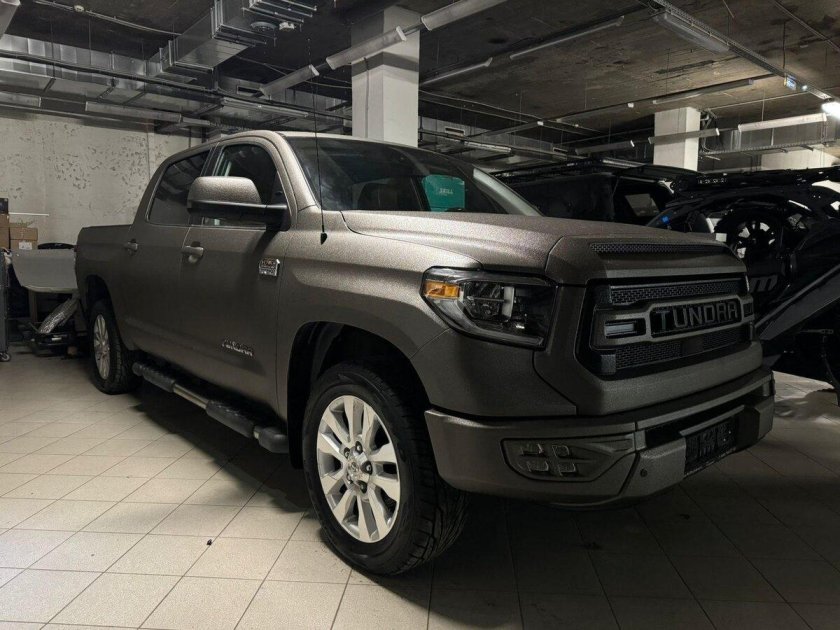 Тойота тундра 2011 год платинум комплектации