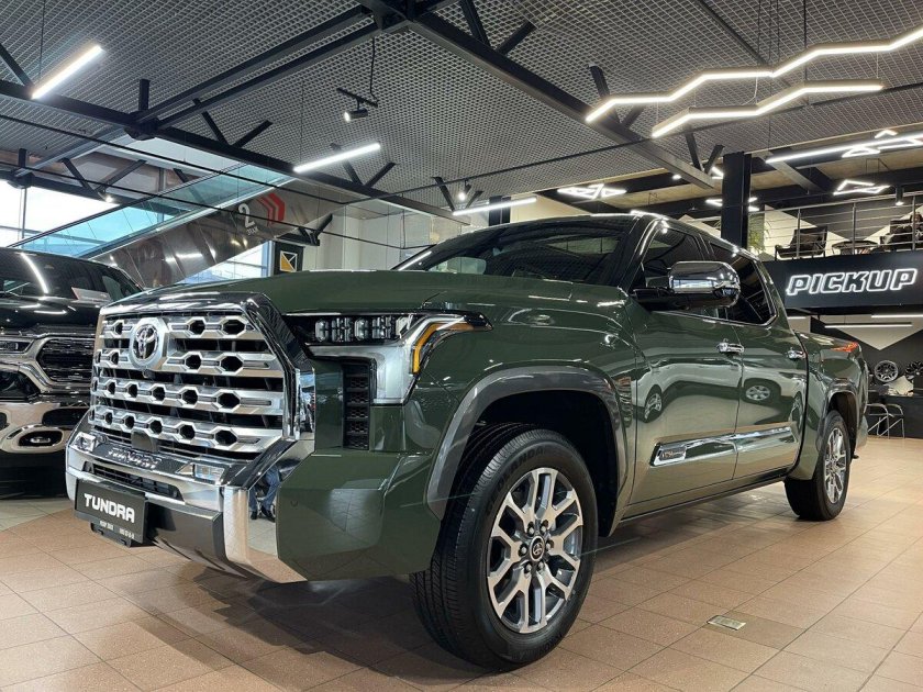 Тойота тундра 2022