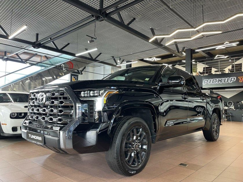 Тойота тундра 2022