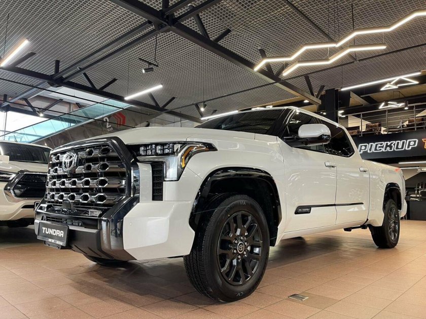 Тойота тундра 2023